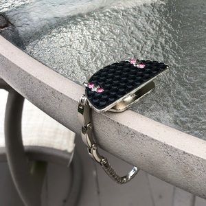 Hanger for handbag restaurant bars tables